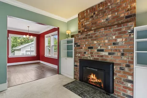 Living - 1017 E 17th Ave, Spokane, WA 99203 photo 5 of 7