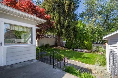 Exterior - 1017 E 17th Ave, Spokane, WA 99203 photo 11 of 13