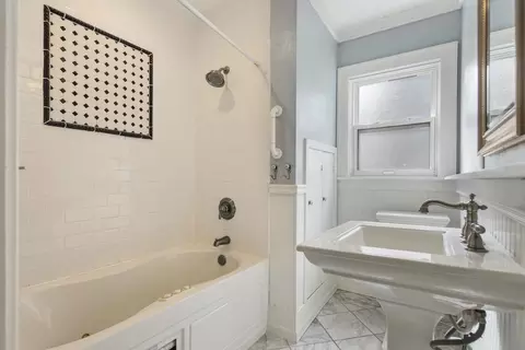 Bath - 1017 E 17th Ave, Spokane, WA 99203 photo 2 of 3