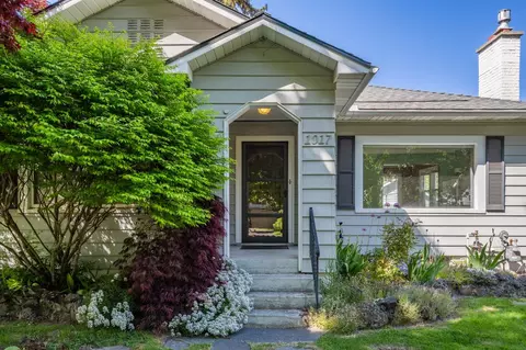 Exterior - 1017 E 17th Ave, Spokane, WA 99203 photo 3 of 13