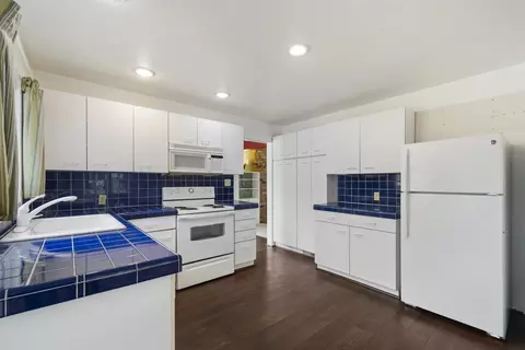 Kitchen - 1017 E 17th Ave, Spokane, WA 99203 photo 2 of 4