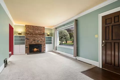 Living - 1017 E 17th Ave, Spokane, WA 99203 photo 2 of 7