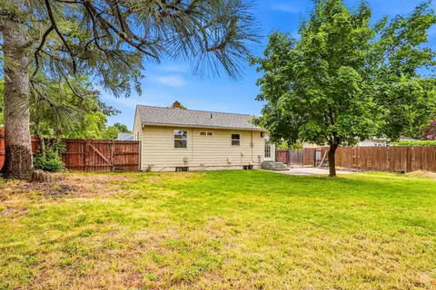Exterior - 5603 N E St, Spokane, WA 99205 photo 6 of 7