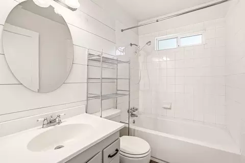 Bath - 5603 N E St, Spokane, WA 99205 photo 1 of 1