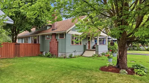 Exterior - 733 E 33rd Ave, Spokane, WA 99203 photo 2 of 8