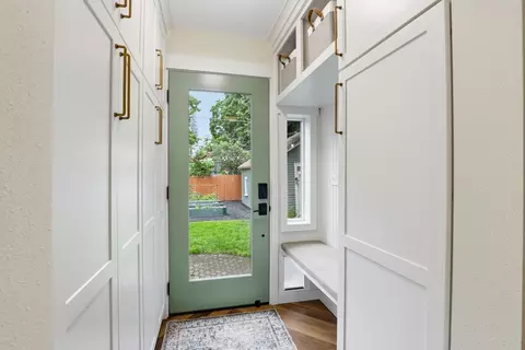 Entry Way - 733 E 33rd Ave, Spokane, WA 99203 photo 2 of 6