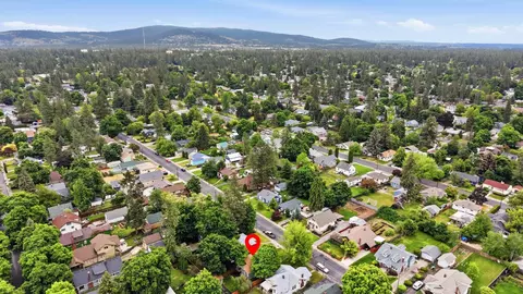 View/Area - 733 E 33rd Ave, Spokane, WA 99203 photo 3 of 3