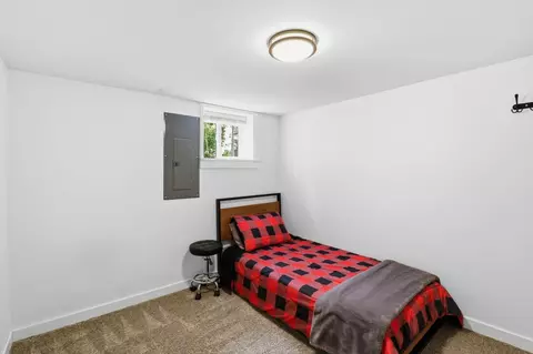 Bedroom - 733 E 33rd Ave, Spokane, WA 99203 photo 6 of 6