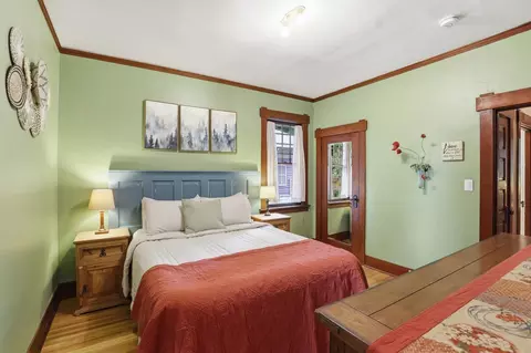 Bedroom - 733 E 33rd Ave, Spokane, WA 99203 photo 1 of 6