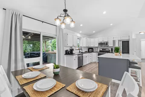 Dining - 11016 E 5th Ct, Spokane Valley, WA 99206 photo 2 of 3