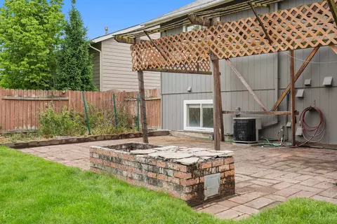 Exterior - 11016 E 5th Ct, Spokane Valley, WA 99206 photo 9 of 12