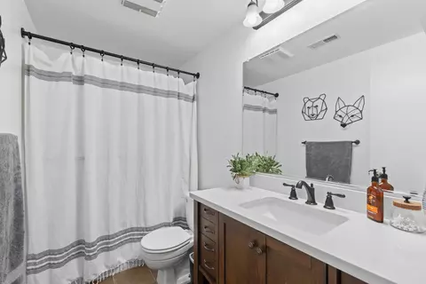 Bath - 11016 E 5th Ct, Spokane Valley, WA 99206 photo 3 of 3