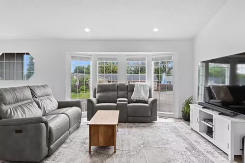 Living - 11016 E 5th Ct, Spokane Valley, WA 99206 photo 2 of 2