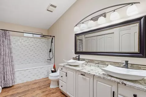 Bath - 16802 E Frederick Rd, Spokane, WA 99217 photo 1 of 4