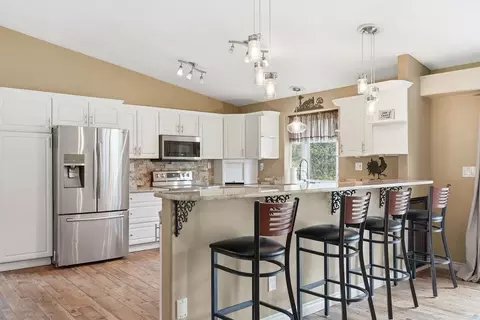 Kitchen - 16802 E Frederick Rd, Spokane, WA 99217 photo 2 of 7