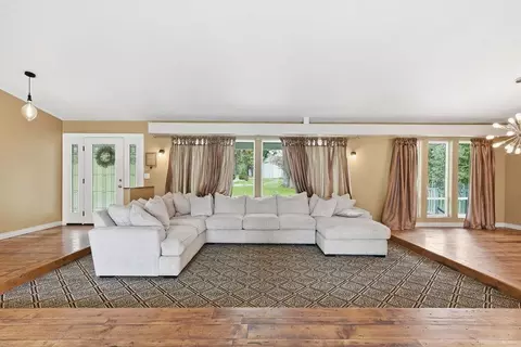 Living - 16802 E Frederick Rd, Spokane, WA 99217 photo 2 of 7