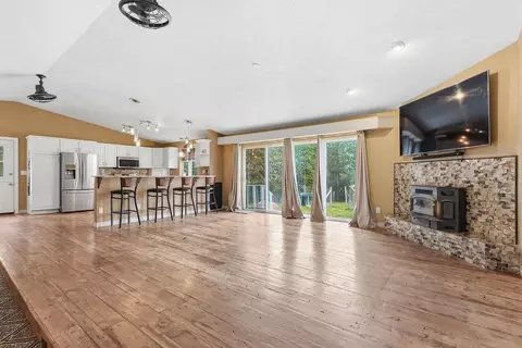 Living - 16802 E Frederick Rd, Spokane, WA 99217 photo 4 of 7