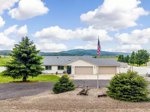 11303 N Mccoy Rd, Newman Lake, WA 99025