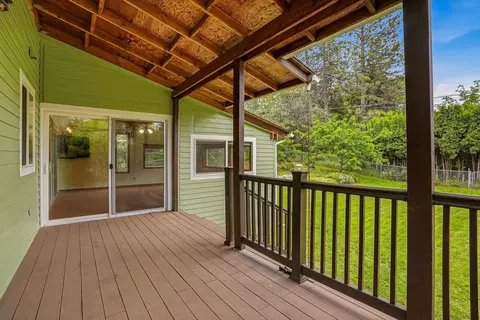 Exterior - 1822 E 33rd Ave, Spokane, WA 99203 photo 5 of 10