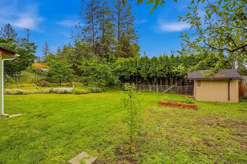 Exterior - 1822 E 33rd Ave, Spokane, WA 99203 photo 10 of 10