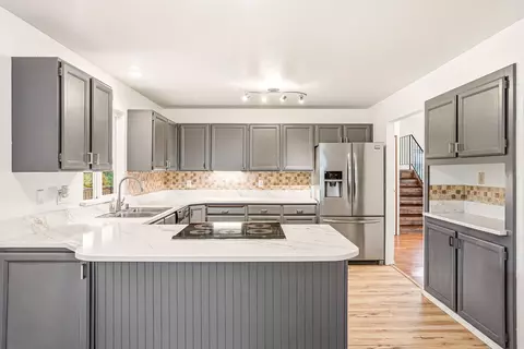 Kitchen - 1822 E 33rd Ave, Spokane, WA 99203 photo 4 of 4