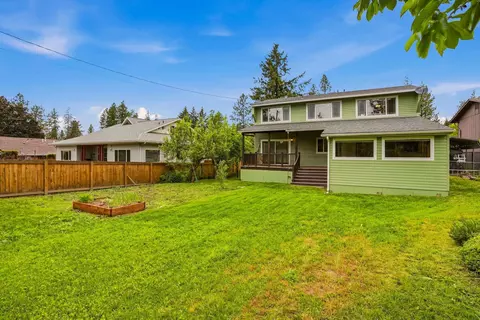 Exterior - 1822 E 33rd Ave, Spokane, WA 99203 photo 2 of 10