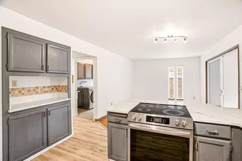 Kitchen - 1822 E 33rd Ave, Spokane, WA 99203 photo 2 of 4