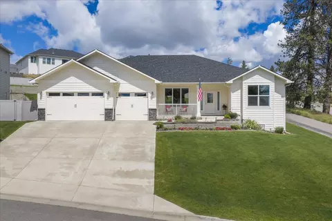 9302 W Floyd Dr, Cheney, WA 99004