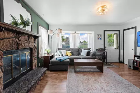 Living - 804 E Joseph Ave, Spokane, WA 99208 photo 3 of 3