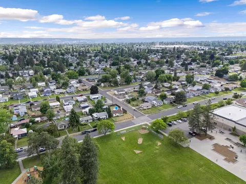 View/Area - 804 E Joseph Ave, Spokane, WA 99208 photo 3 of 5