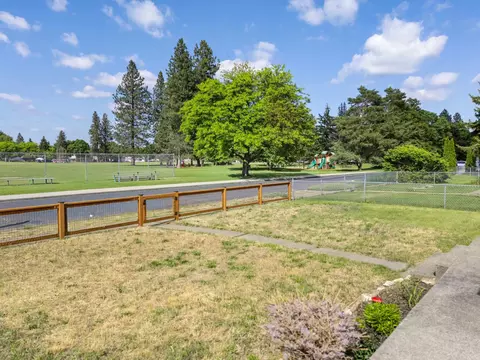 Exterior - 804 E Joseph Ave, Spokane, WA 99208 photo 8 of 8