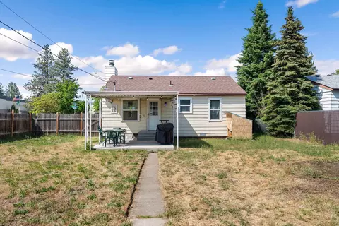 Exterior - 804 E Joseph Ave, Spokane, WA 99208 photo 6 of 8