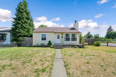 Exterior - 804 E Joseph Ave, Spokane, WA 99208 photo 1 of 8