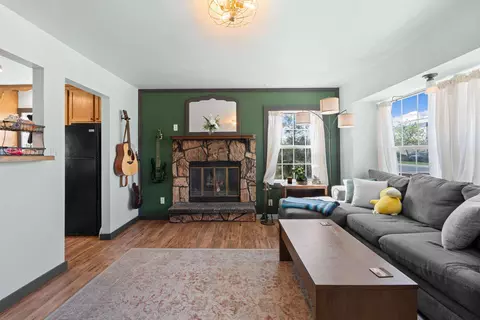 Living - 804 E Joseph Ave, Spokane, WA 99208 photo 2 of 3