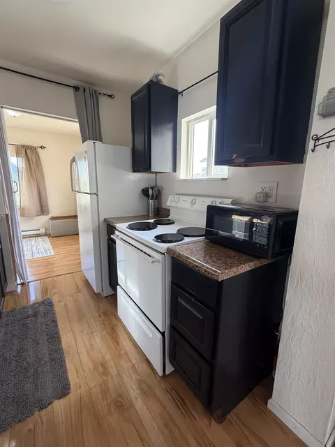 Kitchen - 915 Everett Ave, Spokane, WA 99207 photo 1 of 2