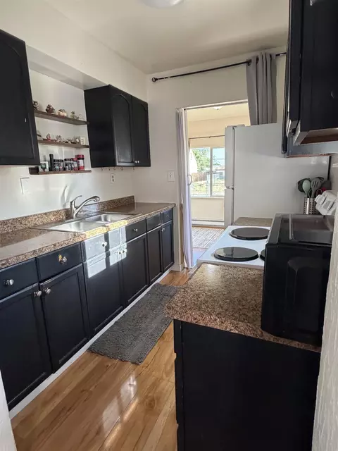 Kitchen - 915 Everett Ave, Spokane, WA 99207 photo 2 of 2