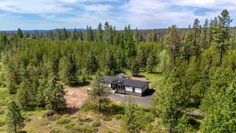 28995 N Hardesty Rd, Chattaroy, WA 99003