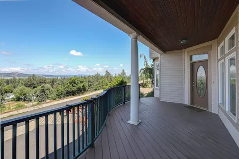 Exterior - 2424 E 9th Ave, Spokane, WA 99202 photo 5 of 13