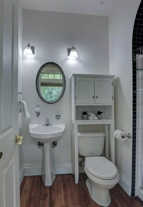 Bath - 2424 E 9th Ave, Spokane, WA 99202 photo 1 of 6