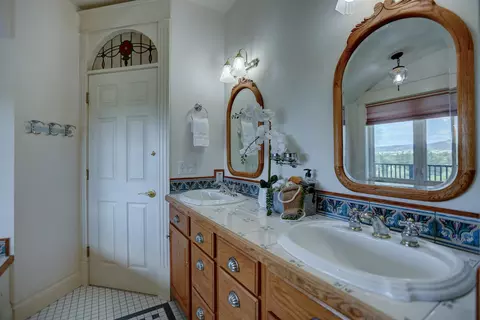 Bath - 2424 E 9th Ave, Spokane, WA 99202 photo 6 of 6