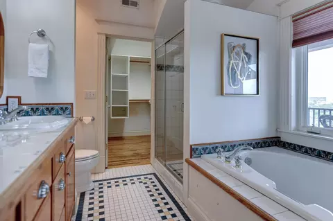 Bath - 2424 E 9th Ave, Spokane, WA 99202 photo 4 of 6