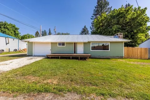 327 W 5th St, Newport, WA 99156