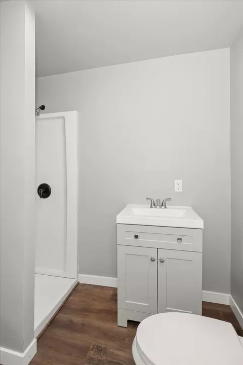 Bath - 7312 E 4th Ave, Spokane Valley, WA 99212 photo 2 of 2