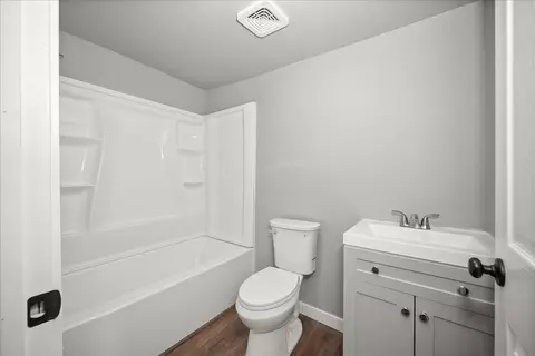Bath - 7312 E 4th Ave, Spokane Valley, WA 99212 photo 1 of 2