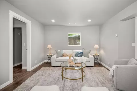 Living - 7312 E 4th Ave, Spokane Valley, WA 99212 photo 2 of 3