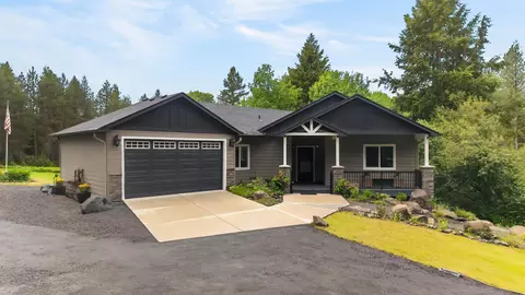 515 W Chattaroy Rd, Colbert, WA 99005