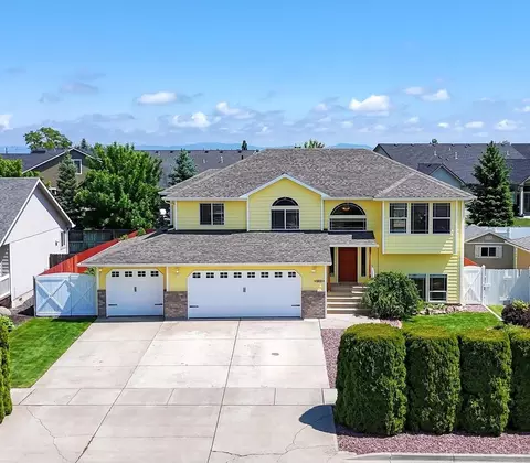 9012 N Ash St, Spokane, WA 99208