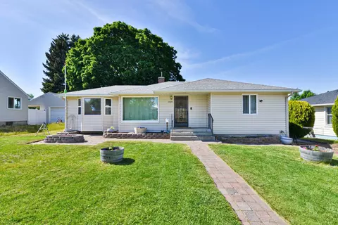 5925 N Ridgeview Pl, Spokane, WA 99205