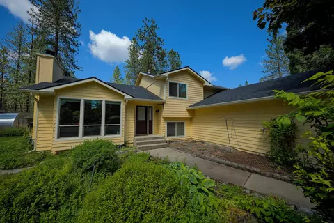 16829 N Wylie Dr, Nine Mile Falls, WA 99026