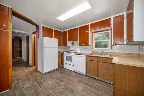 Kitchen - 11216 E 4th Ave, Spokane Valley, WA 99206 photo 1 of 3